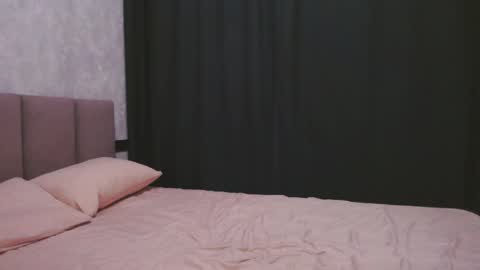 holysinner83 online show from March 30, 2026, 4:08 pm