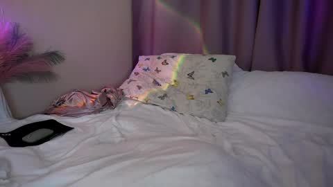 Snapshot of holyyy_fuck chatting on April 19, 2026, 6:10 pm Vicky my another account here - desperate clit online show from April 19, 2026, 6:10 pm