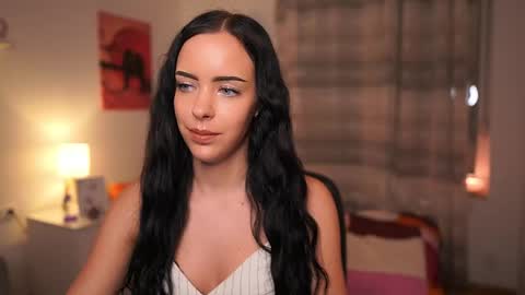 Kate online show from September 19, 2025, 6:52 pm
