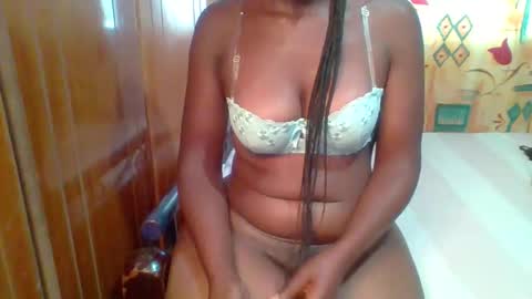 Snapshot of honey_beb chatting on February 21, 2025, 5:02 am honey_beb online show from February 21, 2025, 5:02 am