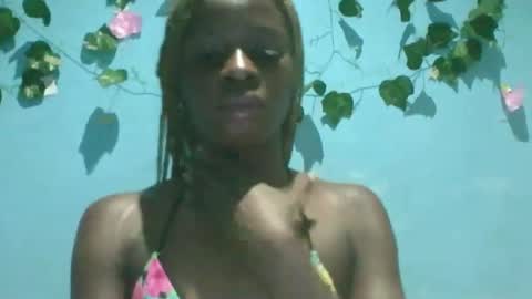 Snapshot of honey_bug2 chatting on September 8, 2025, 9:58 pm Queen online show from September 8, 2025, 9:58 pm