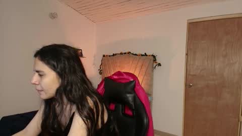   online show from September 14, 2025, 2:05 pm