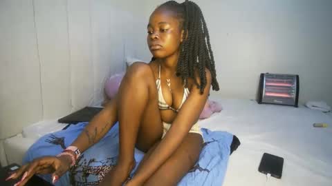 Snapshot of honey_drop1 chatting on March 22, 2026, 1:20 am honey drop online show from March 22, 2026, 1:20 am