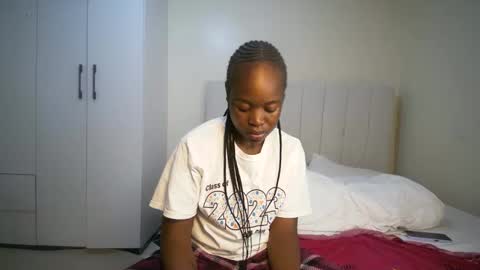 Snapshot of honey_drop1 chatting on April 2, 2026, 8:34 am honey drop online show from April 2, 2026, 8:34 am