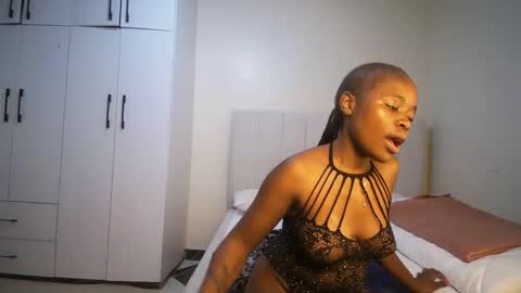 Snapshot of honey_drop1 chatting on April 5, 2026, 1:41 pm honey drop online show from April 5, 2026, 1:41 pm