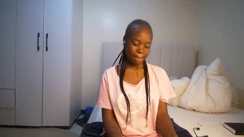 Snapshot of honey_drop1 chatting on April 6, 2026, 11:49 pm honey drop online show from April 6, 2026, 11:49 pm