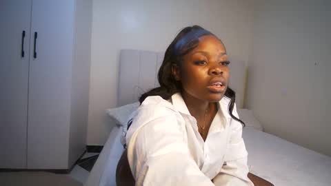Snapshot of honey_drop1 chatting on April 10, 2026, 8:35 pm honey drop online show from April 10, 2026, 8:35 pm
