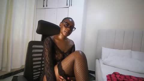 Snapshot of honey_drop1 chatting on April 14, 2026, 12:00 pm honey drop online show from April 14, 2026, 12:00 pm