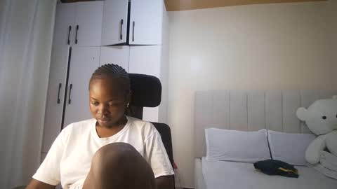 Snapshot of honey_drop1 chatting on April 30, 2026, 4:24 pm honey drop online show from April 30, 2026, 4:24 pm