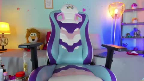 Snapshot of honey_fox01 chatting on December 29, 2024, 9:20 pm HONEY online show from December 29, 2024, 9:20 pm