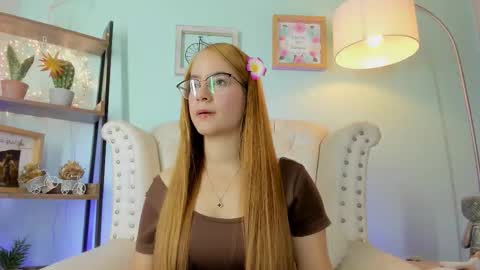 Snapshot of honey_fox01 chatting on February 17, 2026, 12:40 am HONEY online show from February 17, 2026, 12:40 am