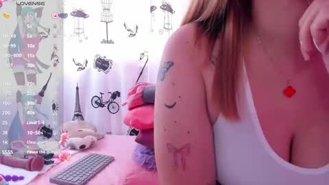 Snapshot of honey_jhenna chatting on October 15, 2025, 2:50 pm Jhenna martinez online show from October 15, 2025, 2:50 pm