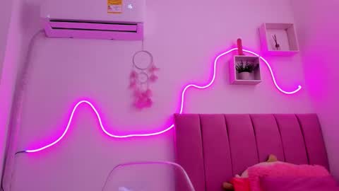 Snapshot of honey_jhenna chatting on October 31, 2025, 4:08 pm Jhenna martinez online show from October 31, 2025, 4:08 pm