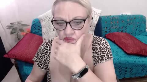 Snapshot of honey_lady_ chatting on January 26, 2025, 1:58 pm Honey Lady online show from January 26, 2025, 1:58 pm
