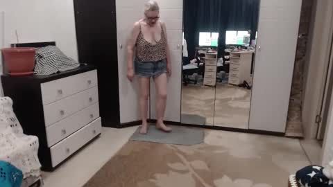 Snapshot of honey_lady_ chatting on October 25, 2025, 8:55 am Honey Lady online show from October 25, 2025, 8:55 am