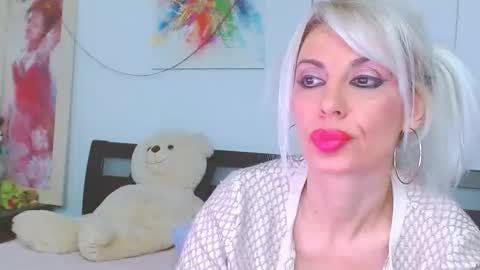 honey_lara online show from January 9, 2026, 9:49 pm
