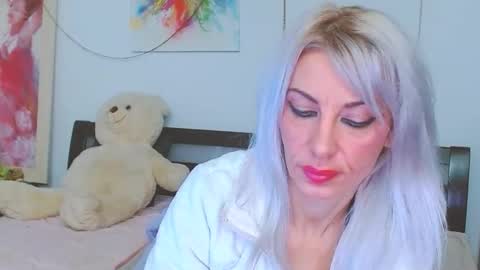 honey_lara online show from February 2, 2026, 12:09 am