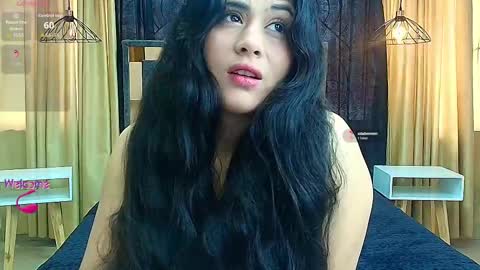 Honey Love online show from September 16, 2025, 1:34 pm