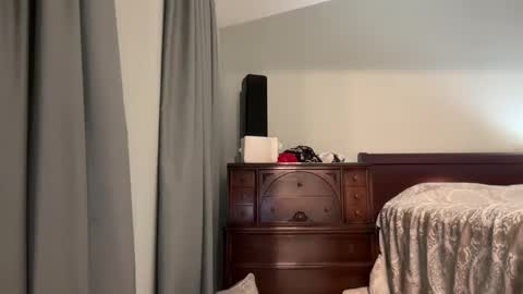 Snapshot of honey_man14 chatting on April 20, 2026, 4:43 pm honey_man14 online show from April 20, 2026, 4:43 pm