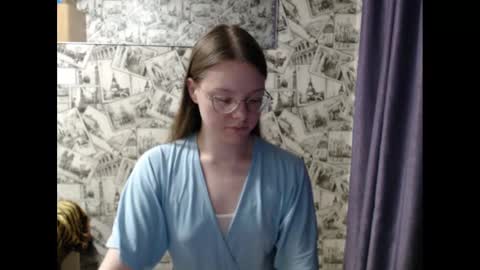 Lina online show from February 14, 2025, 1:51 pm