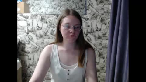 Lina online show from February 26, 2025, 2:03 pm