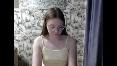 Lina online show from March 4, 2025, 2:42 pm