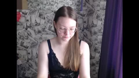 Lina online show from September 15, 2025, 9:31 am
