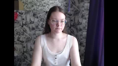 Lina online show from September 19, 2025, 7:32 am