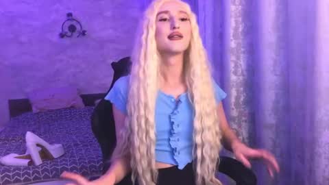 Snapshot of honey_sunset chatting on September 11, 2025, 5:13 pm honey_sunset online show from September 11, 2025, 5:13 pm
