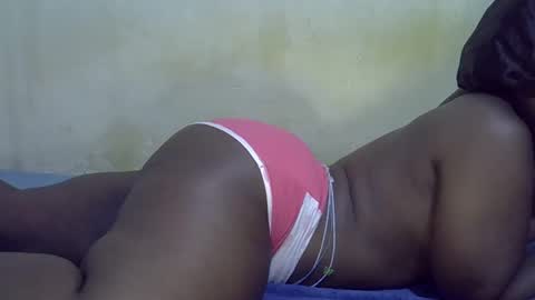 Snapshot of honey_sunshiny chatting on April 20, 2026, 8:28 am honey_sunshiny online show from April 20, 2026, 8:28 am