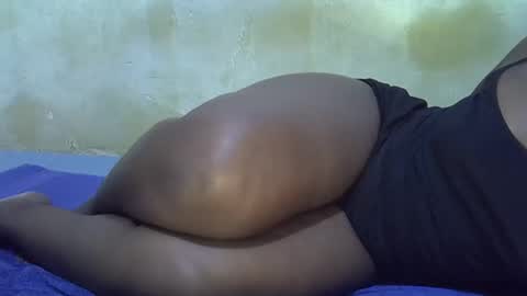 Snapshot of honey_sunshiny chatting on May 12, 2026, 6:43 am honey_sunshiny online show from May 12, 2026, 6:43 am