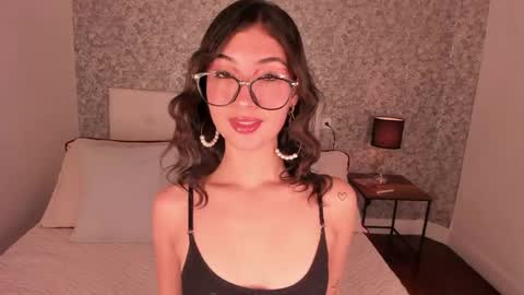 Snapshot of honey_sweet777 chatting on May 22, 2026, 7:52 pm honey_sweet777 online show from May 22, 2026, 7:52 pm