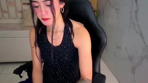 HONEY  online show from July 9, 2026, 1:26 pm