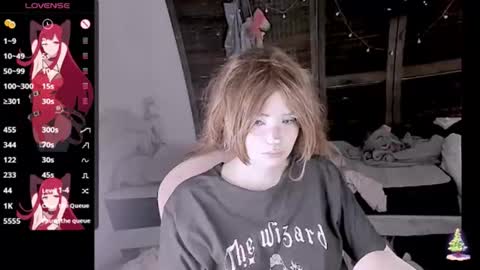 Honey Apple Alaska online show from December 15, 2025, 1:43 am