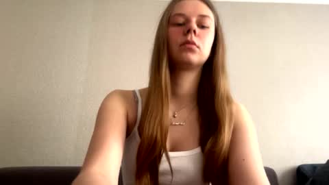 Klara online show from May 15, 2026, 9:27 am