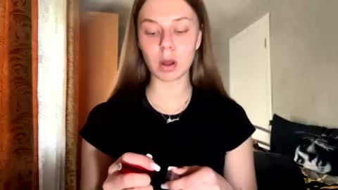 Klara online show from May 16, 2026, 11:42 am
