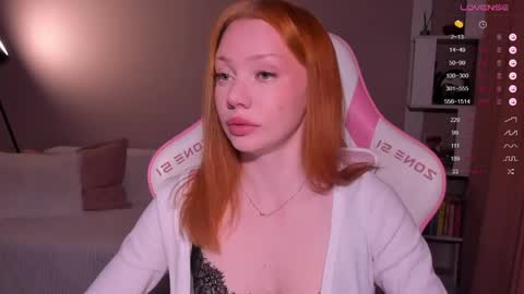 Snapshot of honeyautumn chatting on April 18, 2026, 12:25 am honeyautumn online show from April 18, 2026, 12:25 am