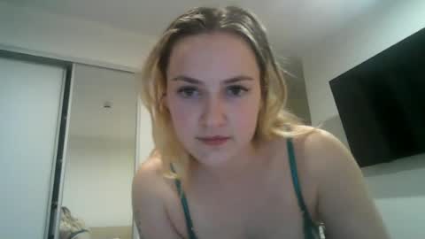 Snapshot of honeyblakex chatting on July 7, 2026, 6:47 am honeyblakex online show from July 7, 2026, 6:47 am