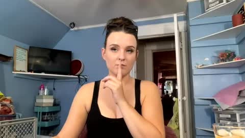 Snapshot of honeydrippinbunny chatting on June 22, 2026, 10:51 pm HoneyDrippinBunny online show from June 22, 2026, 10:51 pm
