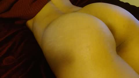 honeygoldenbaddie24 online show from November 8, 2025, 9:46 pm