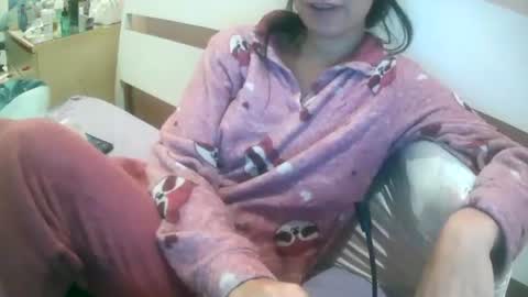 Sensimilla online show from December 3, 2025, 7:34 pm