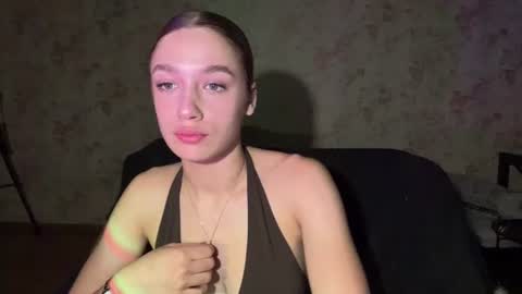 Snapshot of honeylune_ chatting on July 24, 2026, 7:39 am Lovia online show from July 24, 2026, 7:39 am