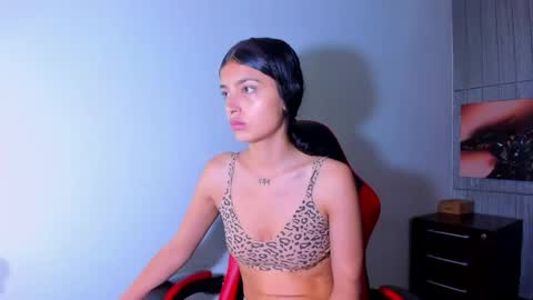 HONEY LUXE online show from May 19, 2026, 12:44 pm