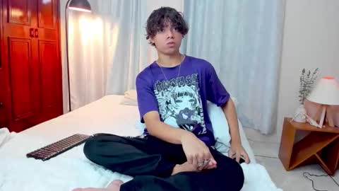 honeymoon_sariel online show from October 13, 2025, 1:33 pm