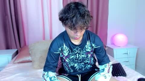 honeymoon_sariel online show from February 2, 2026, 8:18 pm