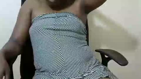 Honeymuny online show from October 26, 2025, 9:31 pm