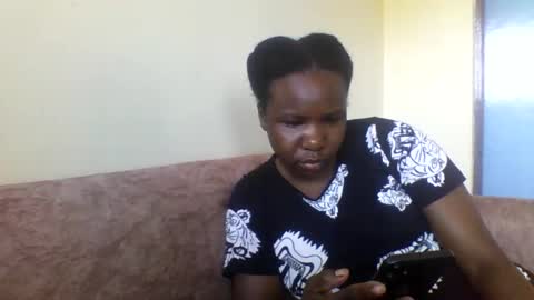 Honeymuny online show from November 4, 2025, 7:18 am