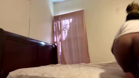 Snapshot of honeypott01 chatting on November 17, 2025, 5:30 pm honeypott01 online show from November 17, 2025, 5:30 pm