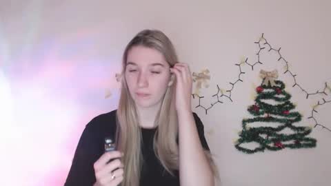 honeyveil online show from January 7, 2026, 12:40 pm