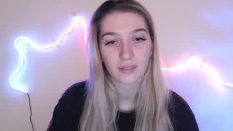 honeyveil online show from April 10, 2026, 1:27 pm